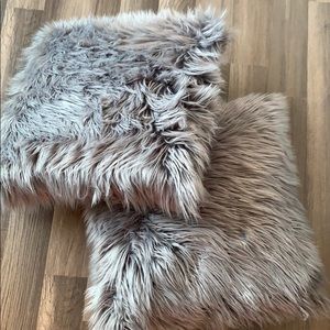 New faux fur throw pillows!